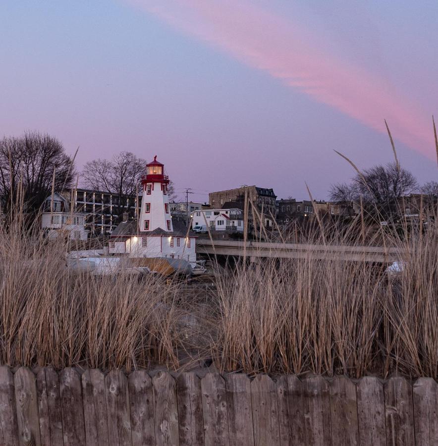 At The Harbour Mini-hôtel Kincardine